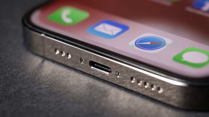 descubra-por-que-ha-um-pequeno-buraco-na-parte-inferior-do-telefone-celular