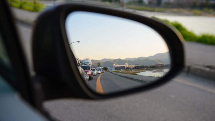 lei-dos-retrovisores-ja-vale-e-surpreende-condutores-desprevenidos