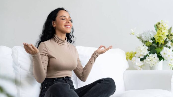 rituais-simples-para-renovar-a-energia-da-casa-toda-semana