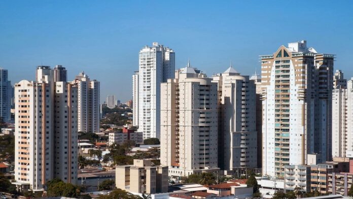 a-cidade-de-goias-impressiona-residentes-e-turistas-estrangeiros