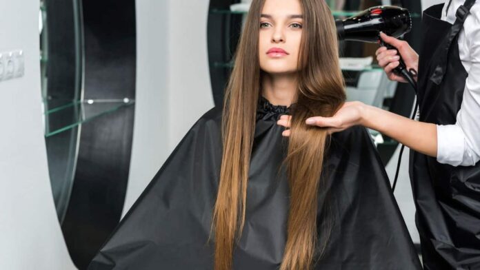 shampoo-barato-que-evita-a-oleosidade-excessiva-em-cabelos-lisos