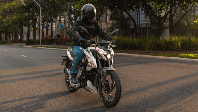 a-motocicleta-que-percorre-ate-50-km-por-litro-e-custa-menos-do-que-voce-imagina
