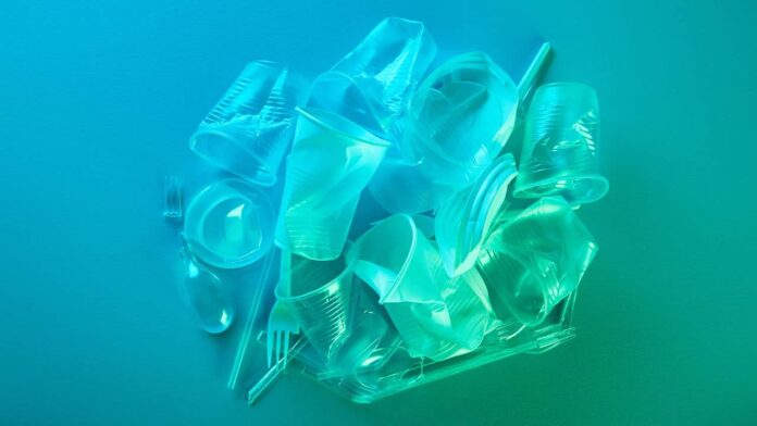 nao-jogue-embalagens-de-plastico-e-veja-truques-criativos-para-casa