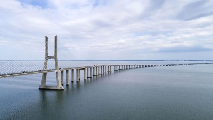 quanto-custou-construir-a-maior-ponte-da-europa-com-o-nome-de-uma-equipe-brasileira