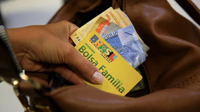 bolsa-familia-de-outubro-ja-comeca-a-ser-pago-com-valor-atualizado