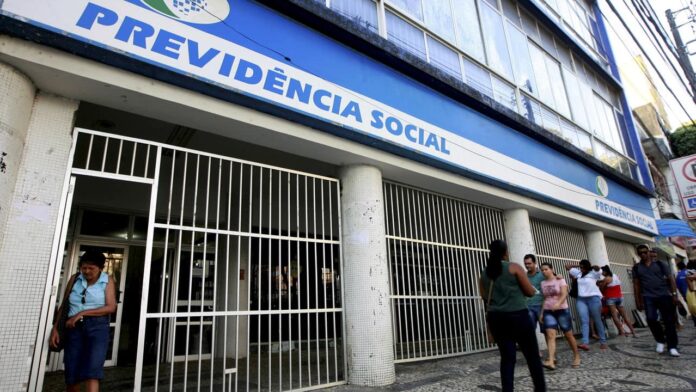 e-o-fim-do-pagamento-do-13o-salario-do-inss-em-2025?