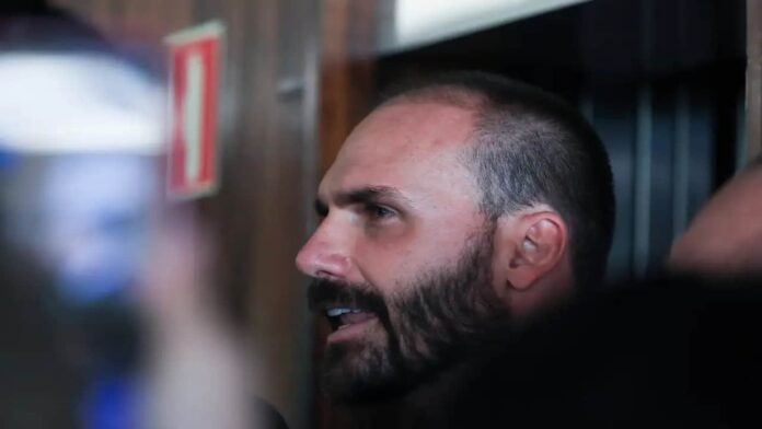 defensor-publico-pede-ao-stf-que-rejeite-denuncia-contra-eduardo-bolsonaro