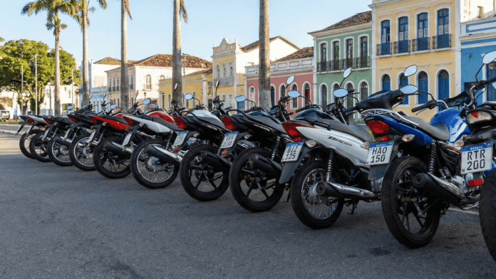 isencao-de-ipva-beneficia-mais-de-700-mil-motocicletas-e-incentiva-motociclistas-brasileiros