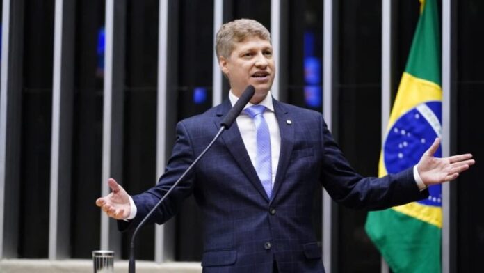 partido-novo-pede-investigacao-da-pgr-e-pf-contra-toffoli-por-atuacao-no-caso-master