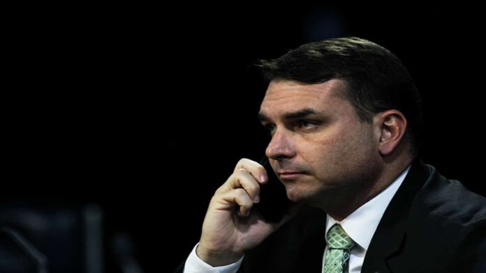 a-assessoria-politica-recebida-por-flavio-bolsonaro-em-meio-a-estrategia-pre-campanha