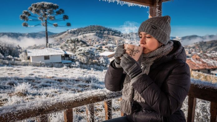 parece-a-europa,-mas-e-o-brasil:-a-cidade-onde-o-frio-e-a-neve-surpreendem-os-visitantes