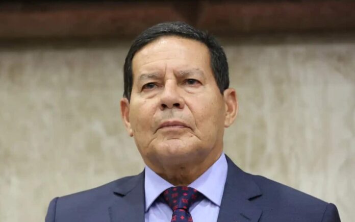 senador-hamilton-mourao-nega-ter-ligacao-com-investigador-da-operacao-compliance-zero