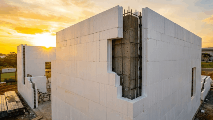 fim-da-era-do-tijolo:-novos-paineis-de-eps-com-concreto-viram-tendencia-e-reduzem-energia-em-60%
