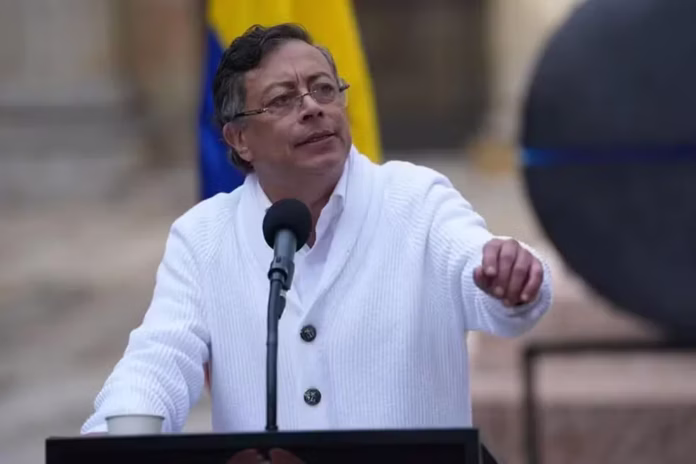 petro-se-recusa-a-renunciar-a-presidencia-da-colombia-e-deixa-o-cargo-mais-cedo