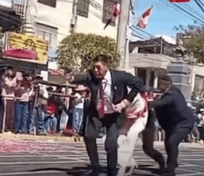 segurancas-de-keiko-fujimori-encenam-“ataque-a-presidente-eleita”,-veja-video