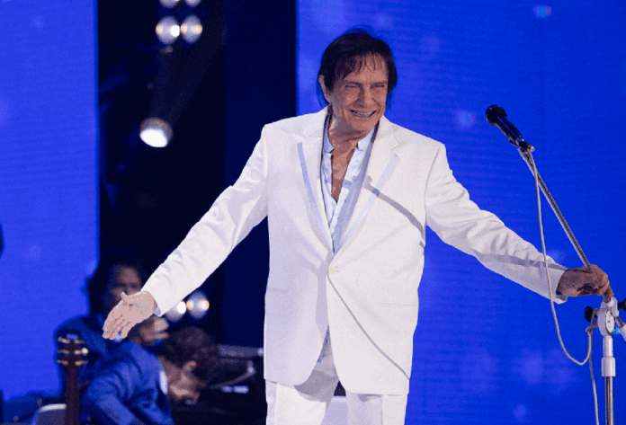 roberto-carlos-recebe-alta-apos-cirurgia-na-vesicula-e-tranquiliza-fas-sobre-retorno-aos-palcos