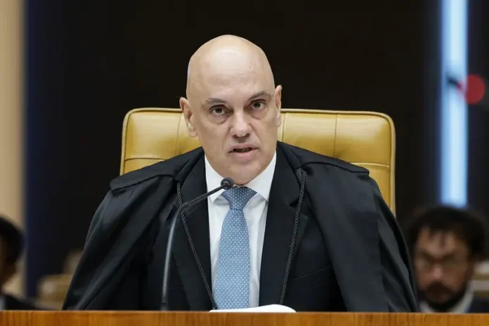 moraes-cobra-posicionamento-da-pgr-apos-flavio-bolsonaro-cancelar-depoimento-a-policia-federal