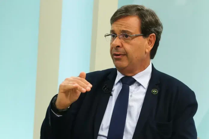 ex-ministro-de-bolsonaro-lidera-debate-acalorado-com-criticas-a-gestao-de-joao-campos