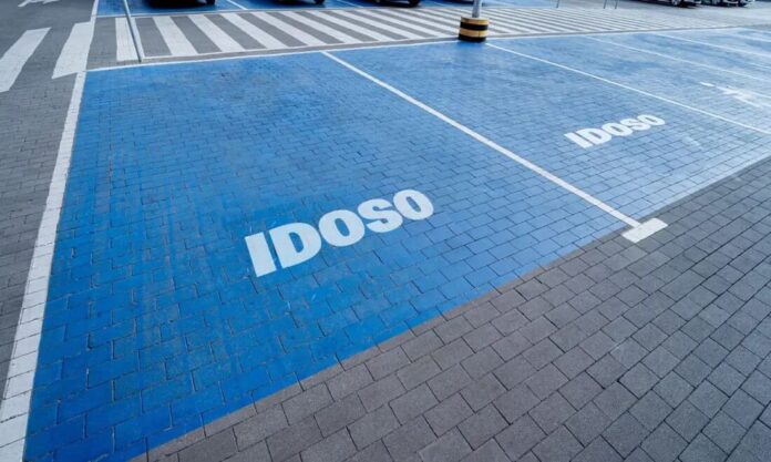 idosos-ja-podem-emitir-credencial-digital-de-estacionamento;-veja-quem-tem-direito