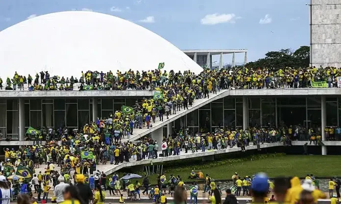 decisao-do-stf-cria-precedente-que-pode-beneficiar-condenados-pelo-8-de-janeiro