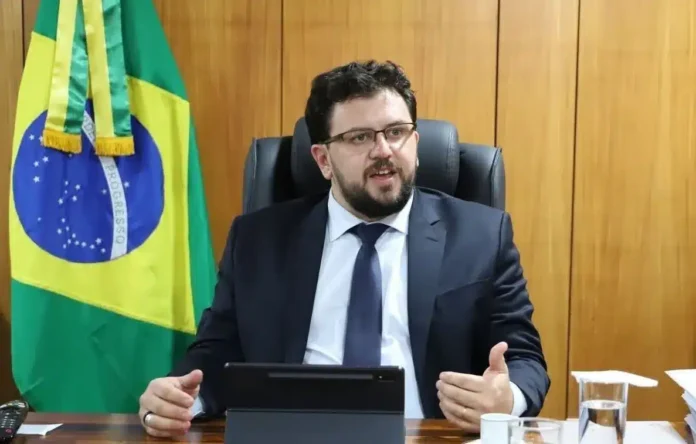 pf-encontra-minuta-de-contrato-enviada-por-lobista-a-ex-chefe-de-gabinete-de-lula