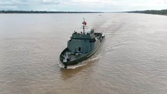 navio-de-guerra-do-peru-recebe-autorizacao-para-entrar-no-brasil,-veja