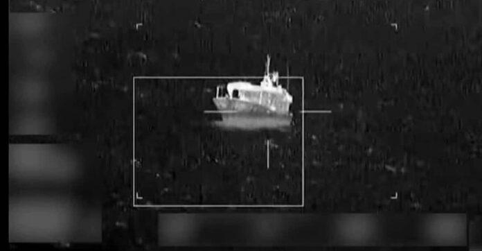 eua-destroem-embarcacao-ligada-ao-trafico-de-drogas-no-pacifico;-veja-video