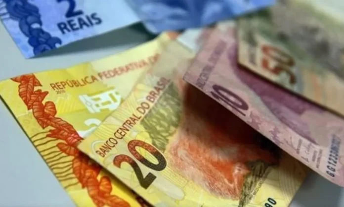 rombo-externo:-brasil-registra-deficit-de-us$-8,1-bilhoes-em-julho