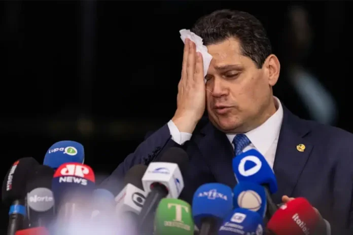 relatorio-da-pf-cita-alcolumbre-como-possivel-proximo-alvo-de-mendonca,-veja-detalhes